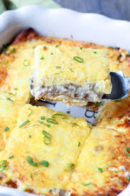 Biscuits And Gravy Casserole With Eggs Breakfast Casserole Loaded With Biscuits And Gravy Topped With Egg And Cheese Breakfast Recipes Casserole Delicious Breakfast Casserole Breakfast Recipes