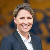 Suzanne Straub's Instagram, Twitter & Facebook