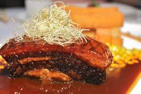 Braised Spanish Pork Belly In Kimchi Gravy At 2 Star Sun Tung Lok In Hong Kong Spanish Pork Pork Belly Chinese Restaurant