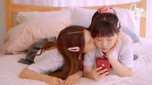Amid terrifying accounts of cities getting levelled, the garrity's experience the best and worst in humanity. A Friend S Extreme Obsession Cheeze Film ç™¾åˆ Goggles