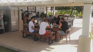 Nur einer der promis unter palmen tröstet sie. Bitter Sie Fliegt Im Promis Unter Palmen Finale Als Erste Promiflash De