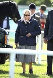 Hij was één van de laatste mohikanen, een aristocraat die aan alle verwachtingen van vervlogen tijden voldeed. 490 Ideeen Over Koningin Elisabeth 7 Koningin Prins Philip Royal Albert Hall