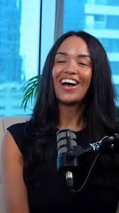 Keeley Harvey's Instagram, Twitter & Facebook