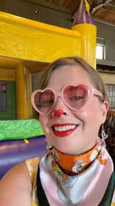 We love the #commonhouse in Chattanooga. #chattanoogaartists  #chattanoogaentertainment #balloonart