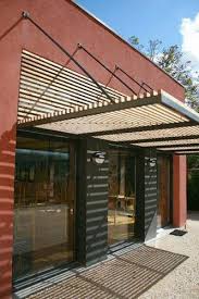 Brise Soleil Un Brise Soleil En Casquette Au Dessus Des Ouvertures Est Une Solution Pergola10x16 Brise Soleil Pergola Design Maison Cubique