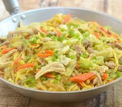 Pancit Langlang Is A Delicious Combination Of Fresh Miki And Cellophane Noodles With Ground Pork Flaked Chicken A Pancit Chicken Sotanghon Soup Noodle Dishes