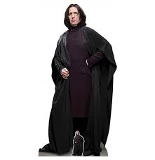 He is an exceptionally skilled wizard whose sarcastic, controlled exterior conceals deep emotions and anguish. Kaufe Hp Severus Snape Lifesized Cutout Kleine Wand Dekoration