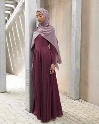 Kini anda tidak perlu lagi bersusah payah memikirkan warna yang sesuai untuk dipakai kerana padanan warna. 10 Warna Hijab Untuk Baju Merah Marun Yang Stylish