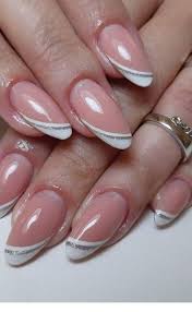 Simple Nails With White And Silver Glitter Idei Unghii Modele Manichiură Design Unghii