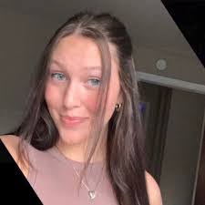 Danielle Opitz's Instagram, Twitter & Facebook