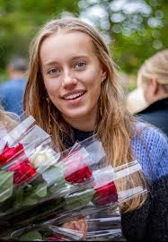 Kan man være venner med sin eks? · By Silke Grane