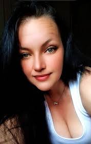 My Halloween AI photoshoot 🧡🖤 Adding prompts to the photos as i find them  in my history. I just searched them and copied and pasted originally… feel  old with this technology! 😂🤣😂🤣