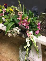 Pin By Periwinkle Floral Design On Funeral Flowers Funeral Flowers Floral Arrangements Floral Wreath