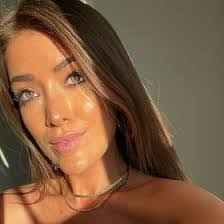 Emily Purcell's Instagram, Twitter & Facebook