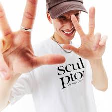 AsymbolGallery アシンボル・ギャラリー 【Jeff Curley DESCENT TEE】 WHITE Msize 正規品 トップス  Ｔシャツ SCULPTOR Retro Logo Boxy Tee WHITE 22SU-I（スカルプター レトロロゴ ボックスティー-ホワイト）