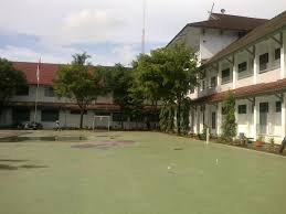 Sma negeri 13 surabaya, adalah sekolah menengah atas negeri yang ada di jalan lidah kulon, kecamatan lakarsantri, surabaya, provinsi, jawa timur, indonesia. Sman 17 Makassar Edumor Com
