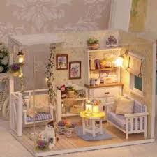 Keluarga adalah unit terkecil dari masyarakat yang terdiri atas kepala keluarga dan beberapa orang yang terkumpul dan tinggal di suatu tempat di bawah suatu atap dalam keadaan saling ketergantungan. Jual Miniatur Rumah Kayu Minimalis Harga Promo Diskon Blibli Com