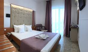 Pentru a afla ofertele si disponibilitatea, completati mai jos data de intrare, nr de nopti, transport, configuratia. Hotel Modern Mamaia Romania Booking Com