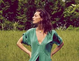 Only high quality pics and photos. Hd Wallpaper Actresses Phoebe Tonkin Australian Brunette Model Wallpaper Flare