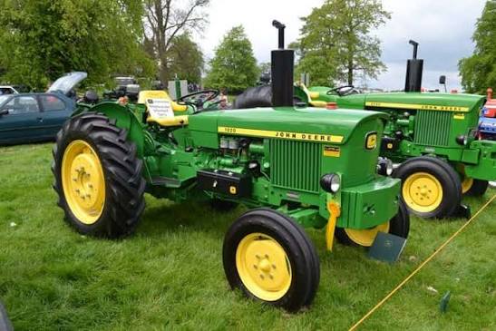 John Deere 1020 Tractor