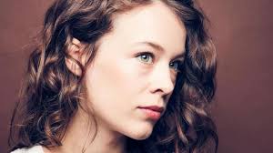 She first became known as a teenager for her main role in chris kraus's 2010 film poll. Schauspielerin Paula Beer Spielt Sich In Den Olymp Der Filmwelt Stern De