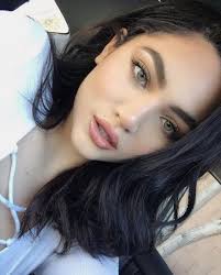 Maryori Funez Ig Baddie Model Green Eyes Simple Makeup Black Hair Glossy Lips Brows Wh Black Hair Green Eyes Black Hair Green Eyes Girl Dark Hair Makeup