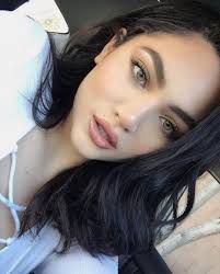 While the blonde hair is quite adorable, the black hair is also stunning and attractive. Maryori Funez Ig Baddie Model Green Eyes Simple Makeup Black Hair Glossy Lips Brows Wh Black Hair Green Eyes Black Hair Green Eyes Girl Dark Hair Makeup