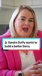 Sandra Bardsley's Instagram, Twitter & Facebook