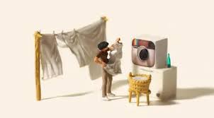 Gambar kegiatan sehari hari di rumah kakak. Intip Kegiatan Sehari Hari Manusia Dalam Bentuk Miniatur Lifestyle Fimela Com