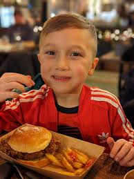 Southport Market Pizzas for me and the lads, absolutely belting!! 🍕 Mrs  had a Salt n pepper burger which was also fantastic. The little one had a  chicken burger, chips and beans,