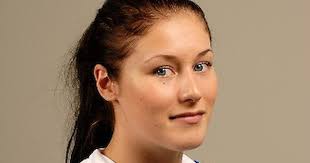 18-vuotiaat tytöt kaatuivat ohiheittosumaan