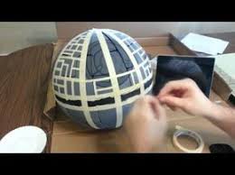 Fan De Star Wars Ce Couple Transforme Une Lampe Ikea En Etoile De La Mort Le Resultat Est Bluffant Lampe Ikea Lampe Star Wars Ps Ikea