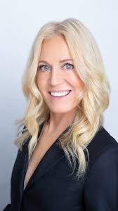 Rosanne Agasee, Sales Representative at Forest Hill Yorkville, didn’t wait  for success to find her. She started out by handling leases, using every  opportunity to learn, build confidence, and get ...