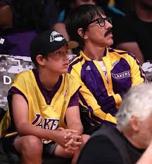 Kiedis soon found himself speaking with the frontwoman of blondie, debbie harry. Red Hot Chilipeppers Lost In Ethiopia Anthony Kiedis With His Son Everly Bear In The Lakers Game Facebook