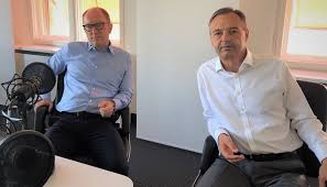Mieterschützer betrachten das wachstum der börsennotierten vermieter mit sorge. Immobileros Podcasts Von Immocom Michael Zahn Von Der Deutsche Wohnen Se Uber Enteignung Und Mietendeckel