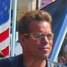 Les Herrick's Instagram, Twitter & Facebook