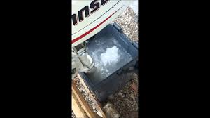 Je suis nouveau dans le nautisme et j'aimerais si c'est possible avoir plus de détails (fiche technique,revue,type de batterie.) de ma nouvelle acquisition un johnson 40 cv 2 temps de 1986 le numéro du model :bj40elcde merci a vous. Fuoribordo Johnson 4 Cv 2 Tempi Youtube