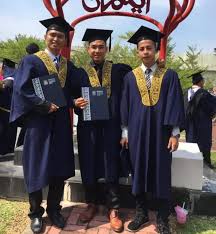 Gambar perspektif adalah sebuah gambar yang dibuat sesuai dengan pandangan mata manusia. Pelajar Tak Dapat Masuk Dewan Konvo Kerana Baju Lengan Pendek Tindakan Spontan Pensyarah Ini Dapat Pujian Ramai
