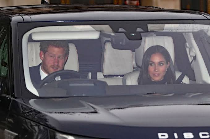 Meghan Markle and Prince Harry arrive at Buckingham Palace for Queen's  Christmas lunch | London Evening Standard | The Standard