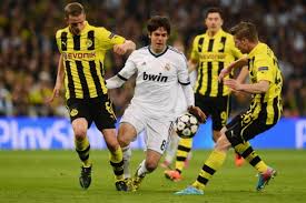 Take home this black and yellow borussia dortmund home shirt, an official store product from the 2011/12 season, personalized with german midfielder mario götze's name and number. Inside The Tactical Mind Of Borussia Dortmund S Juergen Klopp Bleacher Report Latest News Videos And Highlights