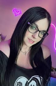 Twitch Streamer Achieves Affiliate Status and Offers Support to Others