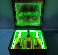 OEM Custom Led Acrylic Nightclub Champagne Bottle Presenter Display Box 3  Bottles Vip Bottle Presenter Service Tray Carrier Case