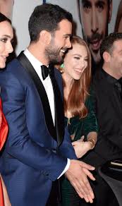 Baris Arduc And Elcin Sangu They Seem To Have So Much Fun Together En 2020 Actrices Amor Y Sensualidad Celebridades