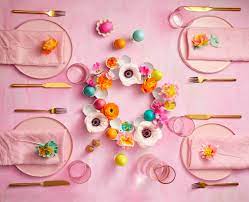 Decorate your easter table with gorgeous garland, table settings, egg cups, bunnies and diy crafts. 60 Best Easter Decoration Ideas 2021 Diy Table Home Decor For Easter Sunday
