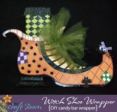 I love these candy wrapper flowers from sugar bee crafts! Witch Candy Bar Wrapper Pazzles Craft Room