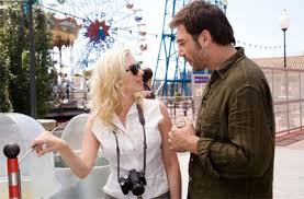 Pech chce, że zakochują się w tym samym mężczyźnie. Scarlett Johansson Vicky Cristina Barcelona Interview Girl Com Au