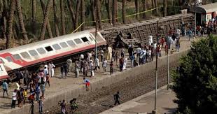 وأعلنت وزارة الصحة المصرية، في بيان وفاة 32 شخصا وإصابة 66 آخرين، في حادث تصادم قطارين بمركز طهطا في سوهاج. Ofqzwfkyteb Um