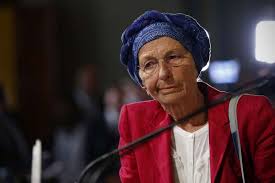Non avete rispetto per le istituzioni. Emma Bonino E Da 50 Anni Ai Vertici Delle Istituzioni Ma Da Interviste Esilaranti A Veltroni Politica