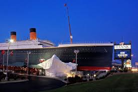 Another unsettling event took place when titanic left the southampton dock. Eintrittskarte Fur Das Titanic Museum Branson 2021