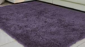 Penggunaan karpet bulu ini sangat cocok kalo digunakan di ruang keluarga ataupun di kamar pribadi, pokonya mantep banget lah. Harga Karpet Lantai Bulu Tebal 15mm Ukuran 140x200